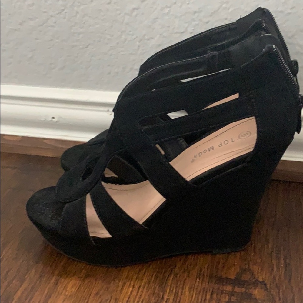 Heels - Picture 2 of 2